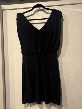 Cache Black V-Neck Layered Cocktail Dress Size 4